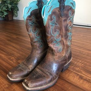Justin’s Ladies Western Boots!!